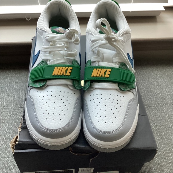 Nike Air Jordan Legacy 312 Low Sneaker (Big Kid), size 7 - Picture 9 of 13